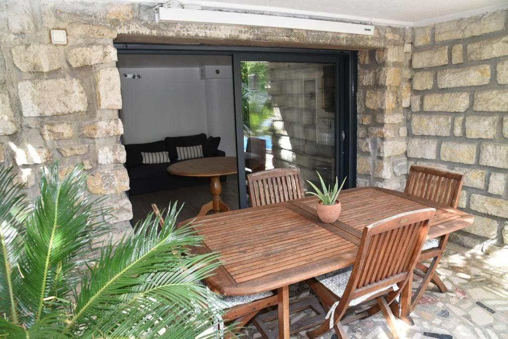 Rez De Chaussee De 9eme Marseille